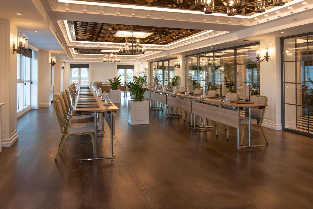 Xheko Imperial Luxury Hotel & Spa Tirana Exterior photo The interior of the restaurant