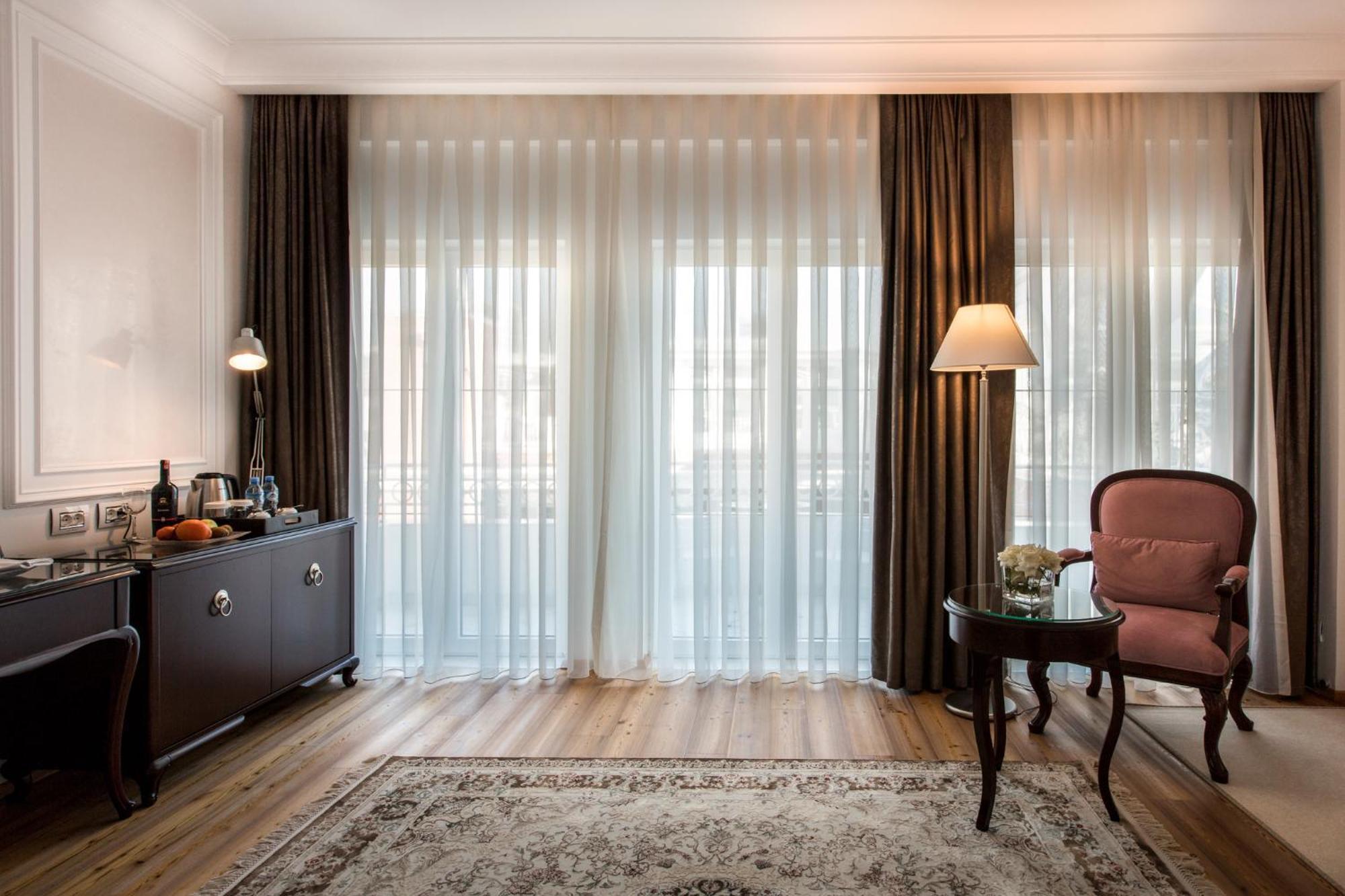 Xheko Imperial Luxury Hotel & Spa Tirana Exterior photo A room at the hotel