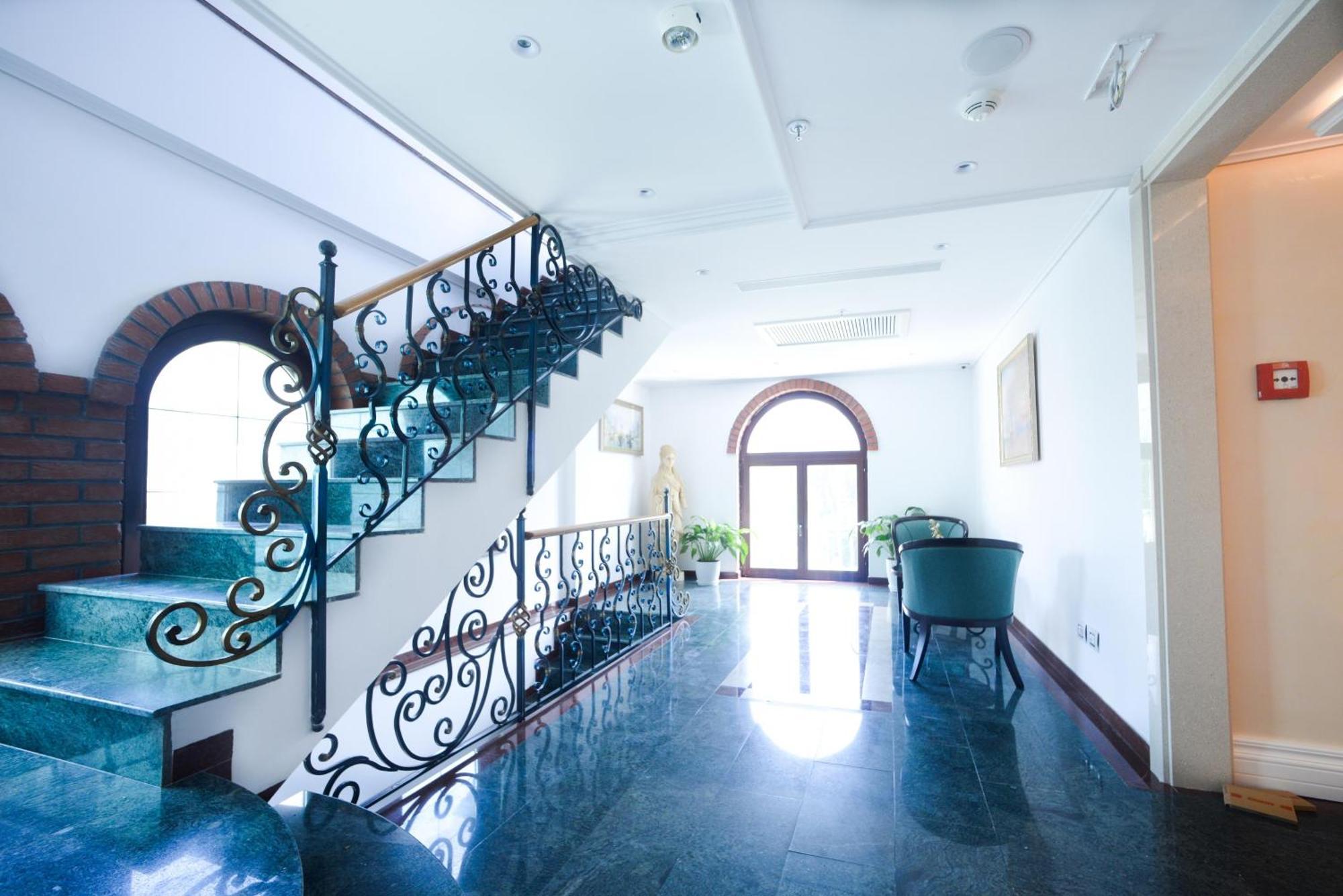 Xheko Imperial Luxury Hotel & Spa Tirana Exterior photo